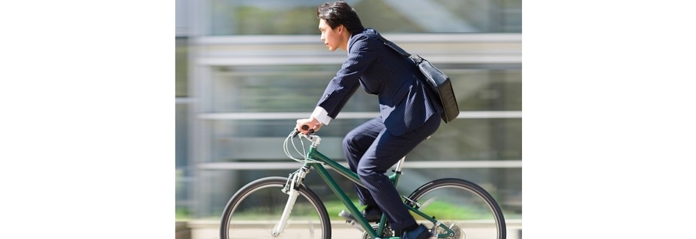 男性　自転車